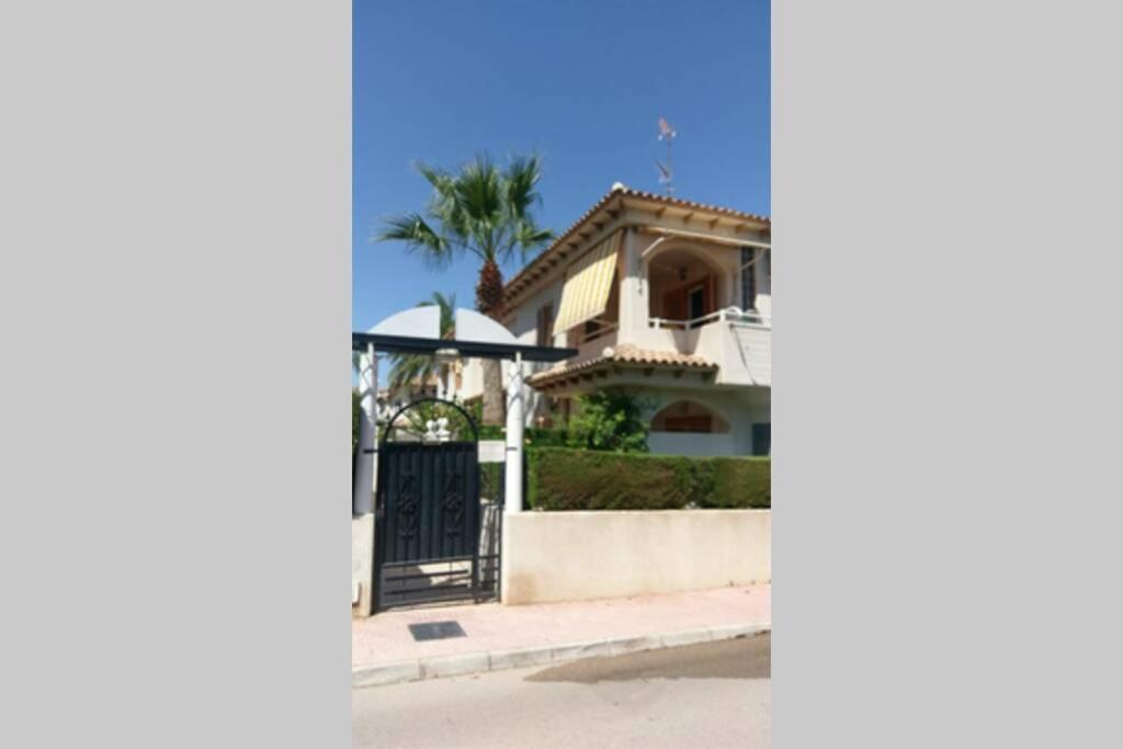 شقة La Casa De La Palmera تورّيفيِخا المظهر الخارجي الصورة